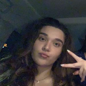 Meet your Posher, Evanthia